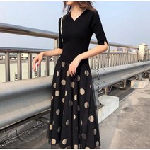 Momolatti 슬림 브이넥 블랙 레이스 도트 원피스