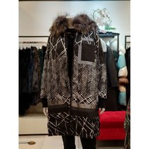 파올라 빗살무늬 폭스털 코트 A204HC1040