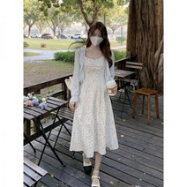 발랄한 꽃무늬 미디 나시원피스 슬림핏 세련된 A라인스커트