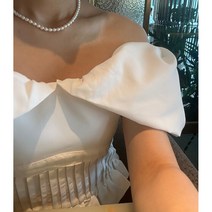 뮤즈 오프숄더 블라우스