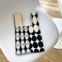 뜨게가방 패딩백 에코백 퀄팅 백숄더백 여성을 위한 새로운 니트 짠 손목 가방 일본 디자이너 기하학 겨드
