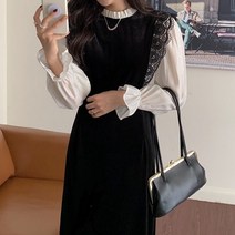 [랜덤플레이] 어깨 펀칭 레이스 포인트 벨벳 롱 원피스