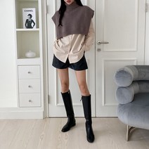 여자 겨울 유니크 코디 필수템 미니멀한 폴라 조끼