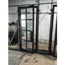 간이문 접이식 슬라이딩 도어 유럽 스타일 연철 프랑스 문 보안 강철 및 그릴 창문