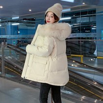 겨울 느슨한 미디어와 긴 후드 다운 코트