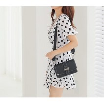 다옴백 하이틴룩 스퀘어 20대후반여자가방 데일리가방 숄더백