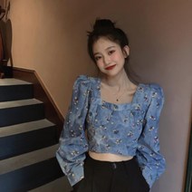 퐁순싸롱 스퀘어넥 퍼프 플라워 패턴 숏 크롭 블라우스