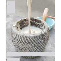 찹쌀떡돌절구 치는 나무 떡 찧는 민속촌 반죽