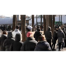 1+1 에버랜드 롯데월드 서울랜드 놀이동산 오픈런 줄서기 웨이팅 청소년 접의식 간의의자, 블랙2