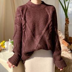 아모르데이 여성용 데일리 플럼 올티 꽈배기 루즈핏 케이블 유니크 반폴라 라운드넥 스웨터