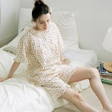 테라우드 여성용 통기성 순면 들꽃 퍼프 반팔 잠옷 상하의 세트 2p