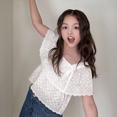 Abif女童款波浪層次打孔蕾絲雪紡衫