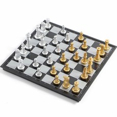 UB 樹古董折疊磁鐵國際象棋套組 36 x 36 厘米, 金+銀