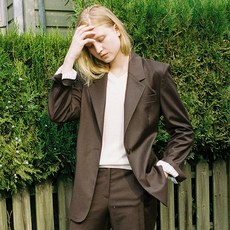 [셀럽 착용] 엔오르 여성용 BACK BUTTON POINT JACKET
