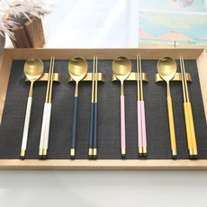 보겐 국산 스퀘어 투톤 골드 수저 + 받침 4인세트, 화이트, 블루, 핑크, 비타민, 1세트, 숟가락 4p + 젓가락 4p + 스텐실버수저받침 4p 화이트, 블루, 핑크, 비타민, 1세트, 숟가락 4p + 젓가락 4p + 스텐실버수저받침 4p