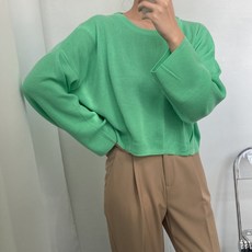 女款針織寬鬆細褶露臍自由圓領針織衫