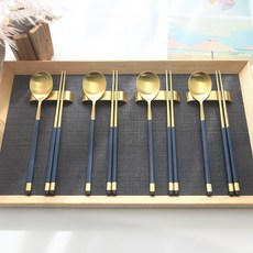 보겐 국산 스퀘어 투톤 골드 수저 + 받침 4인세트, 블루, 1세트, 숟가락 4p + 젓가락 4p + 스텐실버수저받침 4p 블루, 1세트, 숟가락 4p + 젓가락 4p + 스텐실버수저받침 4p
