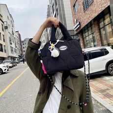  구름 스트랩 크리미 퀼팅 크로스백 캐쥬얼 패딩 누빔가방  상품 이미지