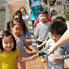 QCG714548h01 가꿈 바깥놀이용품 인솔밴드 두줄기차 8인용 무지개띠 NO.297