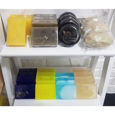 천연비누 / 유자비누 / 콜라겐비누 / 칼라민비누 / 청대비누 / 쿨바디샤워바 / 베이비파우더 / 향수비누 / 콜라겐어삼감비누 / 콜라겐유자비누 / 24k금비누 / 모낭비누어성초