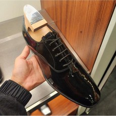 PRADA 프라다 페이턴트 레이스업 레더 남성 구두 블랙 2EB172