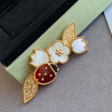 입생로랑브로치