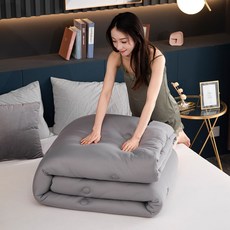 f7069b27579fe72fce22e73a46aae792378af8f44a9f37d7ff7674f47f25.jpg