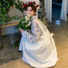 부산금정상점 화이트 여성 봄 여름 계절 스윗 스위트 큐트 작은 키