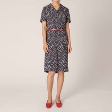 [BCBG] 비씨비지 <가을 간절기 기획 신상품~~~ >지짐이 원단으로 구김 신경 쓰지 않고 브이 카라넥으로 목선은 길어보이게 통으로 편안하게~ 마티니 원피스” /></p>
<p class=