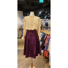 뉴코아강남오즈세컨 포인트단추스커트O21j8wsc415w