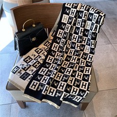 93bcbbc9250371b69b40aa94aee5f92ab799ac0eb1d4374b07fb1001e0de.jpg