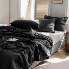 bc9ec8927146fef65e66c77debdd5fa1bed1dcd070f3f0c01ab5ef9e248d.jpg