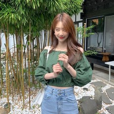 오프숄더블라우스