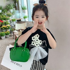 여아반팔니트