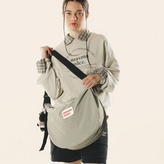 Halfmoon cross bag Gray