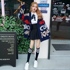 와이넥 자수 VOV 스트라이프 여성