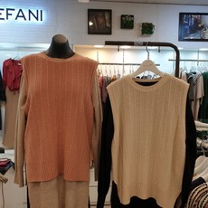 스테파니 오픈 8부 포켓 블라 Y 니트 조끼 A19SW9704 뉴코아울산점