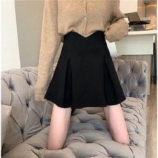 루키(fnzzlix) 디자인 감각 보이핏 볼륨 블랙 하이웨이스트 날씬해 보이는 일찍이 봄 힙업 트렌드