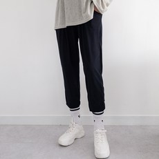 27b752b4d67848c891d594e4755632a45d2b4d076585f19208212deb4c74.jpg