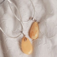 호박보석목걸이