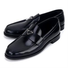 [프라다] 로고 브러쉬드 레더 로퍼 2DB205 055 F0002