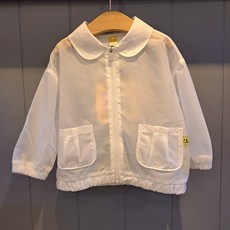 모이몰른 (NC광명점) 노티드화섬점퍼 M242JMB92P 시원한 소재감의 바람막이 화섬 점퍼 입니다.