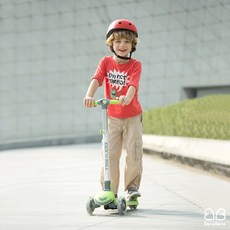 베네베네 킥앤롤 광폭 LED 폴딩 킥보드 스쿠터 + 광폭바퀴 + LED 발광 + 논슬립발판, 그린