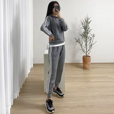 03d38de03e2878a82a510df45448e4597224a8fb999f506a71d0f0a9b940.jpg