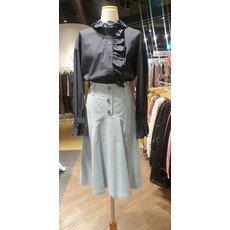 뉴코아강남오즈세컨 코듀로이플레어스커트O21JAWSC432W