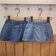 CIWH23W01
 치크 # 단추 장식 데님 치마 바지 CKWH23S1G _ NC신구로점 청반바지~~활동하기편해요