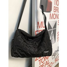 디올남자크로스백