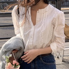 보들마켓 꽃자수 긴팔 블라우스 시스루 레이스 카라