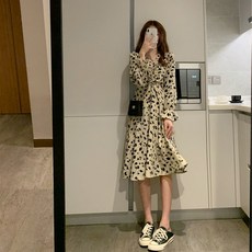 브이넥 긴팔 여신 범어언니 산들바람 플라워 셋업 소매 티 멈추다 프렌치시크 눈길을 끄는 점프슈트 가을