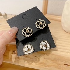 까멜리아귀걸이